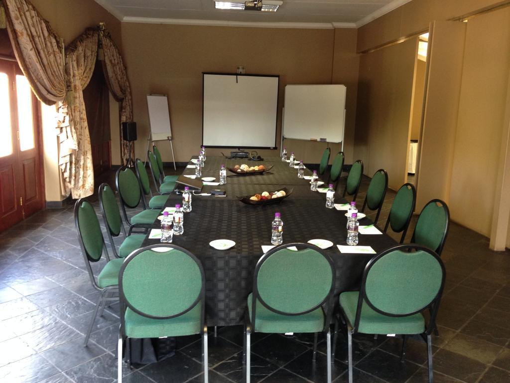 Picanha Grill Guest House & Events Venue Nigel Buitenkant foto