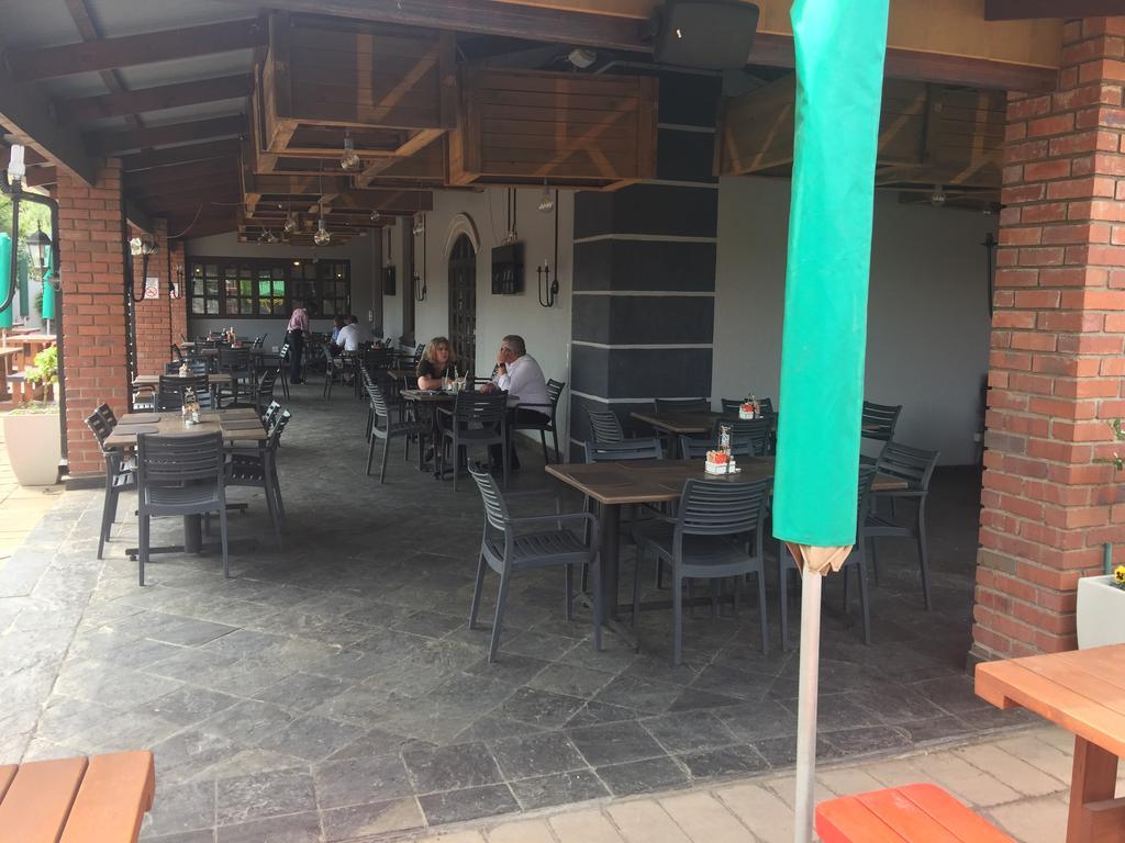 Picanha Grill Guest House & Events Venue Nigel Buitenkant foto