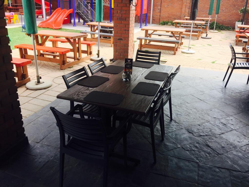 Picanha Grill Guest House & Events Venue Nigel Buitenkant foto
